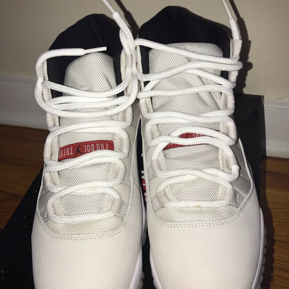 Air Jordan 11 - Picture 10 of 16